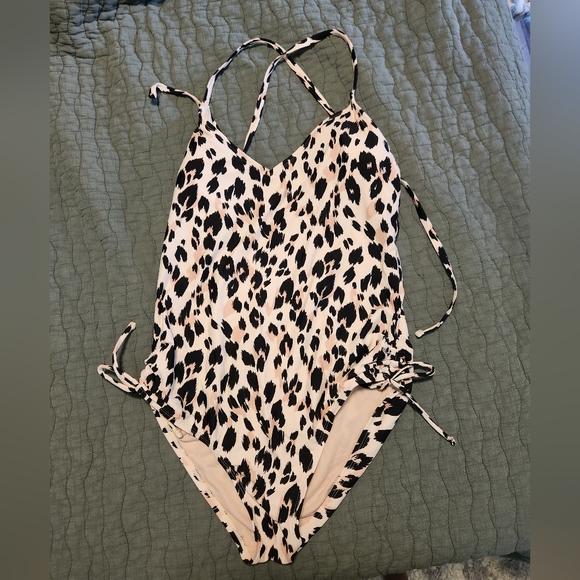 Leopard Print Medium Coverage One Piece Swimsuit - Picture 1 of 4
